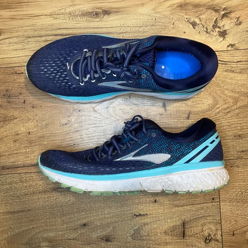 Brooks Ghost 11 women's running shoes in a blue and aqua colorway Size 11 - Picture 1 of 4